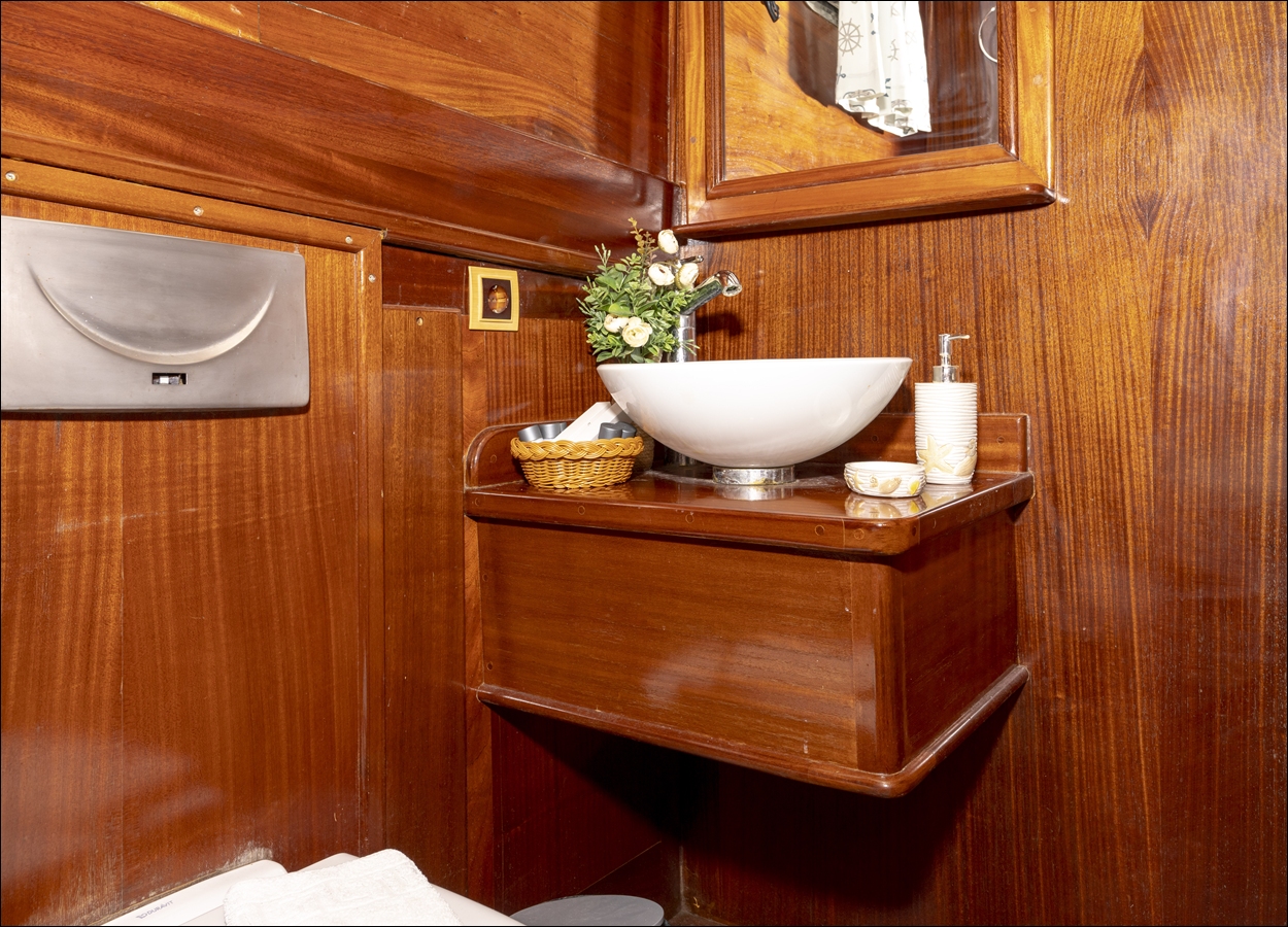FURKAN III -DORİS ( LUX YACHT)